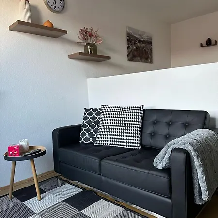 Feelgood 59, Stilvolles In Barleben, Bei Magdeburg, Parkplatz Und Netflix Kostenfrei, Nur 2 Km Bis Zur A2